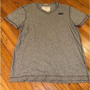 Abercrombie & Fitch men’s v-neck T-shirt